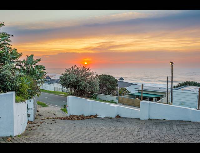 5 BEDROOM FREESTANDING FOR SALE IN BALLITO CENTRAL